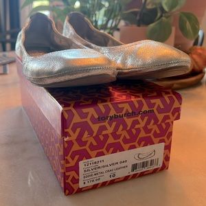 Tory Burch Eddie Metal Crac Leather Flats size 10